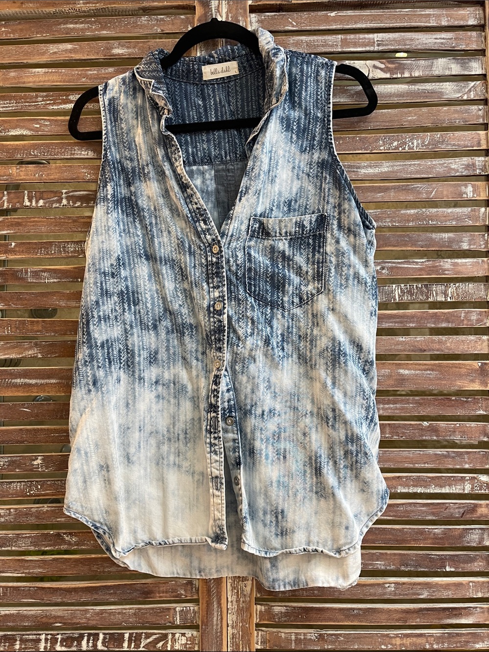 Bella Dahl Blue Acid-Wash Sleeveless Button-Front Top